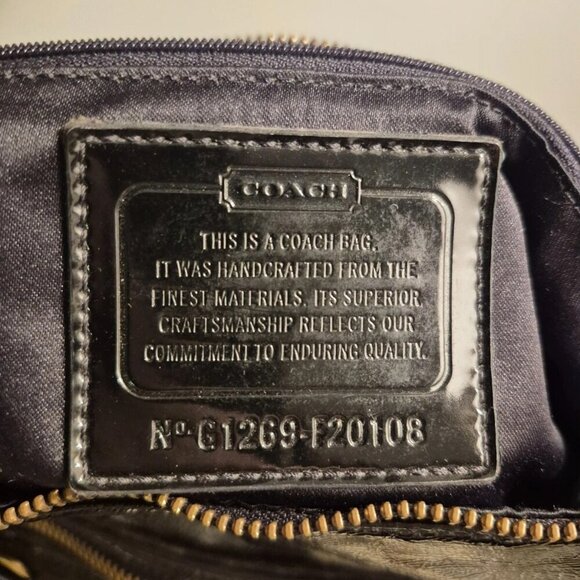 Coach Peyton Black Leather Hobo Bag F20108 Gold Hardware Zip Heart Charm - Picture 6 of 8